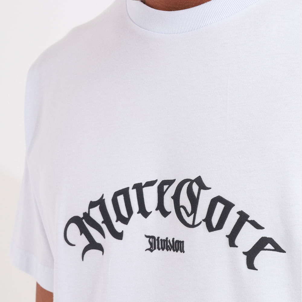 Camiseta Regular MCD Caligrafiti Relevo