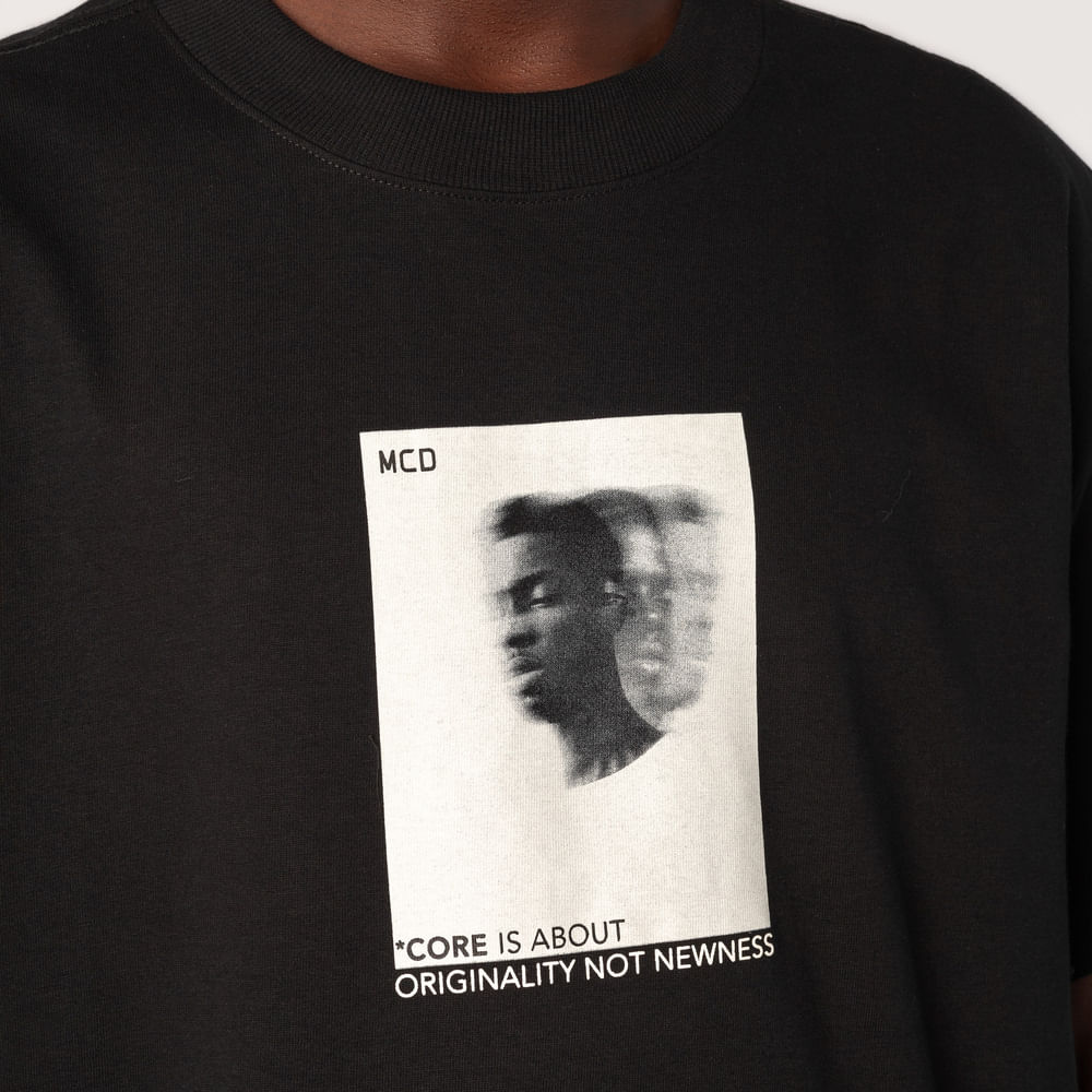 Camiseta Box Fit MCD Cut Black