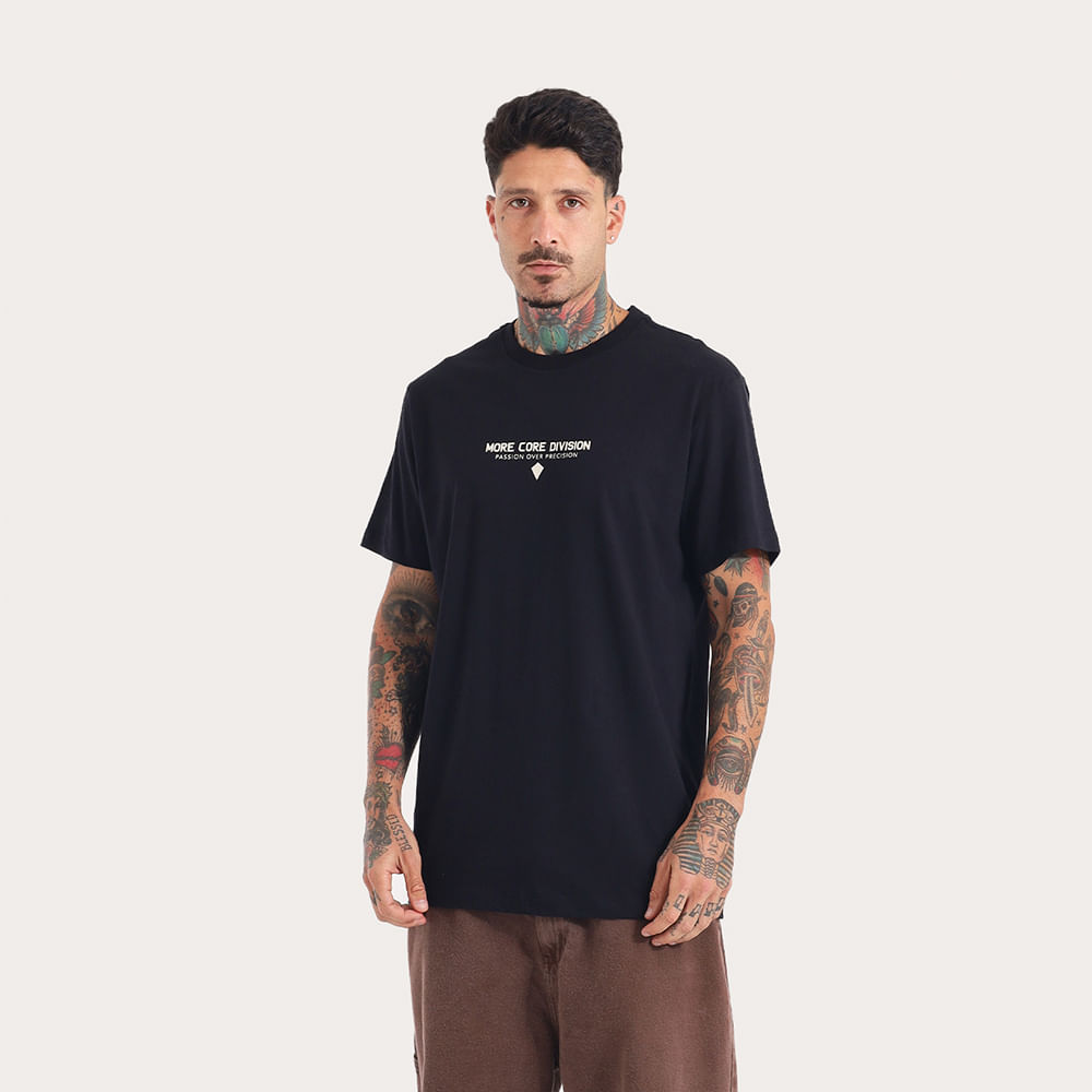 Camiseta Regular MCD Passion Over Precision