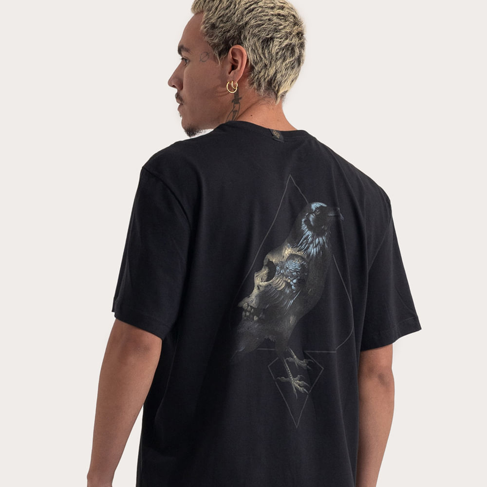 Camiseta Regular MCD 30 Anos Corvo